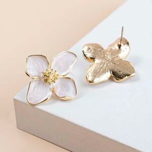 Gold-Plated Floral Stud Earrings with Pale Pink Enamel